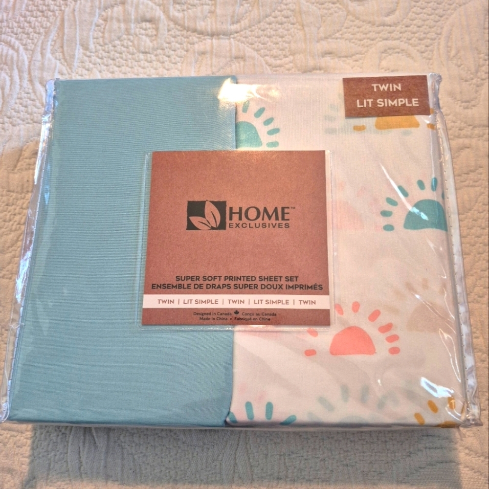 Home Exclusives twin bed sheet set white/teal with multi colored sunshine print